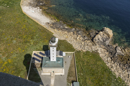 France, Finistère (29), Pays des Abers, Ile Vierge, le phare de l'Ile Vierge, l'ancien phare de 1845 vu du sommet du grand phare