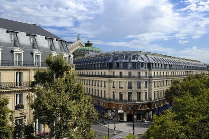 France, Paris (75),  hotel Scribe et Grand Hotel dans des immeubles haussmanniens sur le boulevard des Capucines