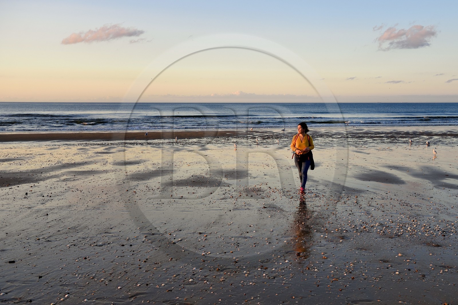 France, Calvados (14), Pays d'Auge, la côte Fleurie, Cabourg, promenade sur la plage de la station balnéaire