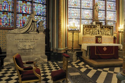 France, Paris (75), île de la Cité, la cathédrale Notre-Dame, chapelle du déambulatoire, monument funéraire de Mgr Pierre de Condi