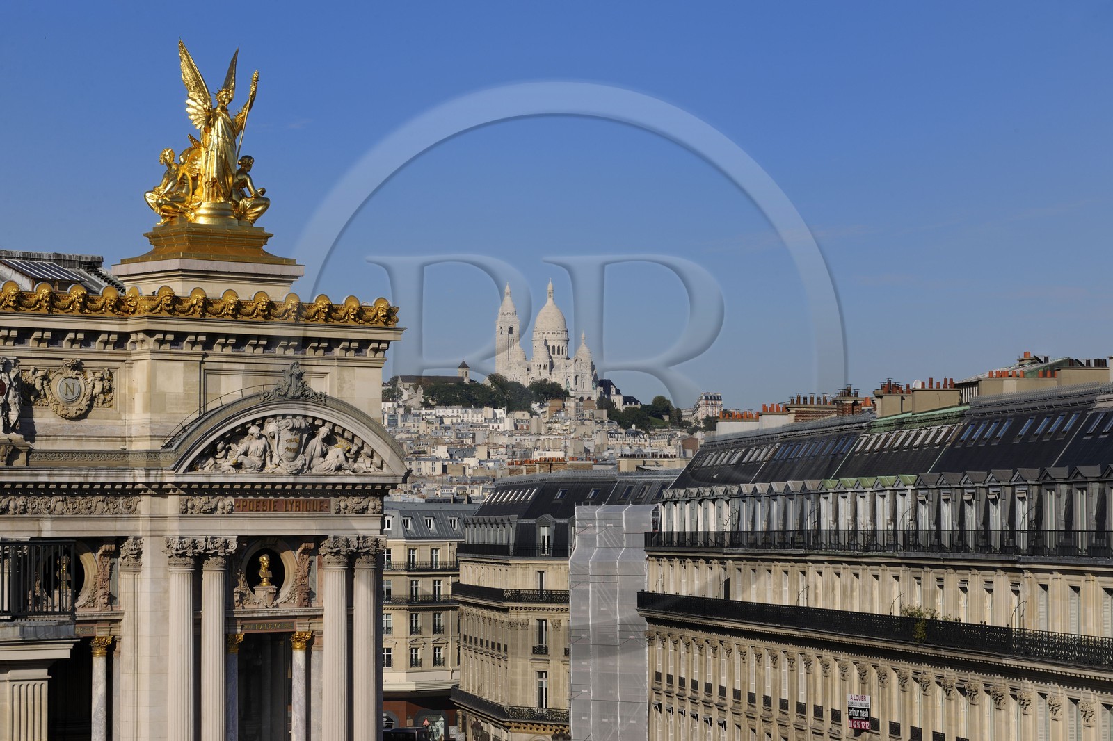 France, Paris (75), place de l'Opéra et façades haussmanniennes