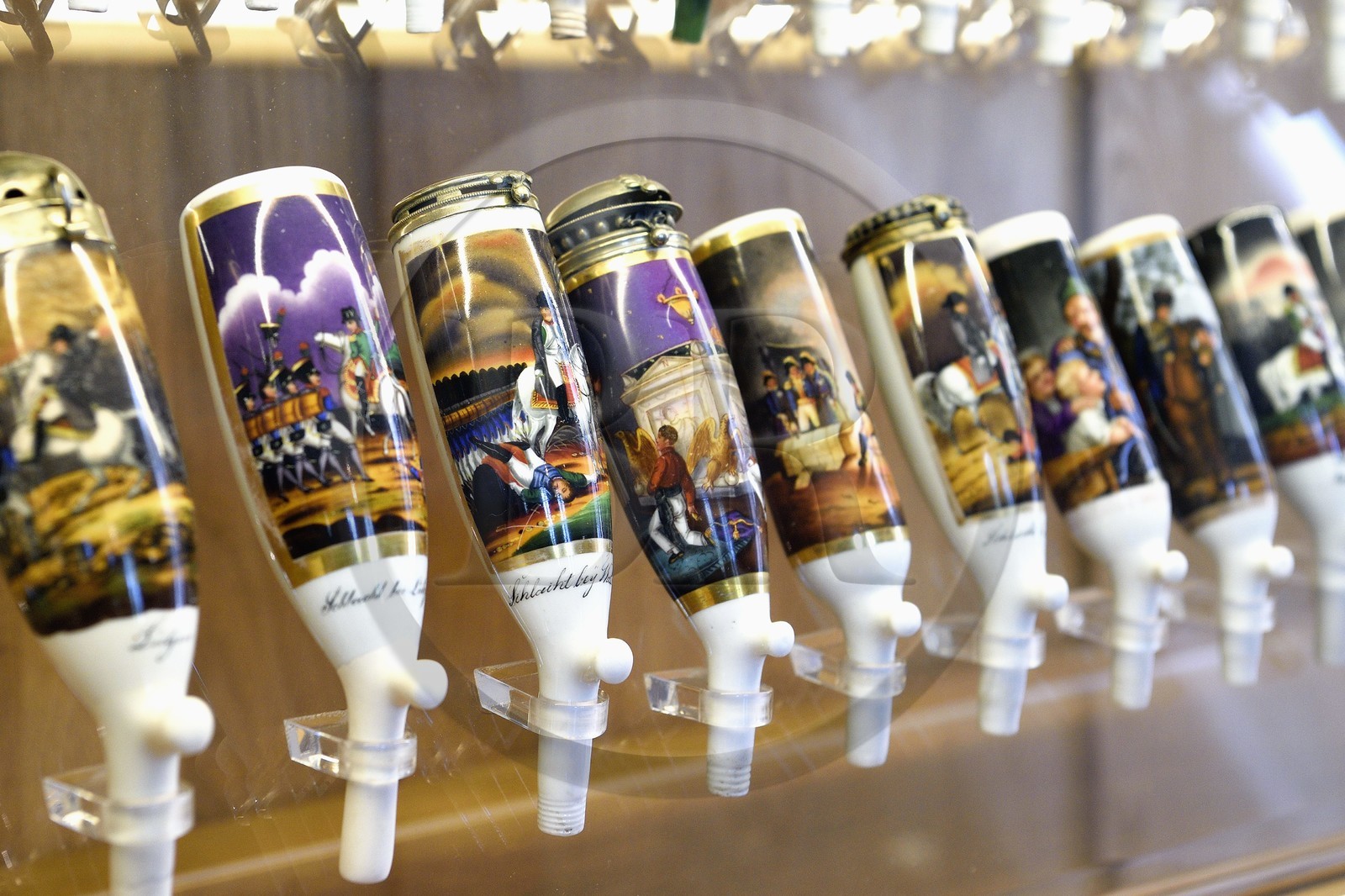 France, Charente-Maritime (17), Ile d'Aix, le bourg, le musée napoléonien, pipes à tabac avec des représentations de Napoléon