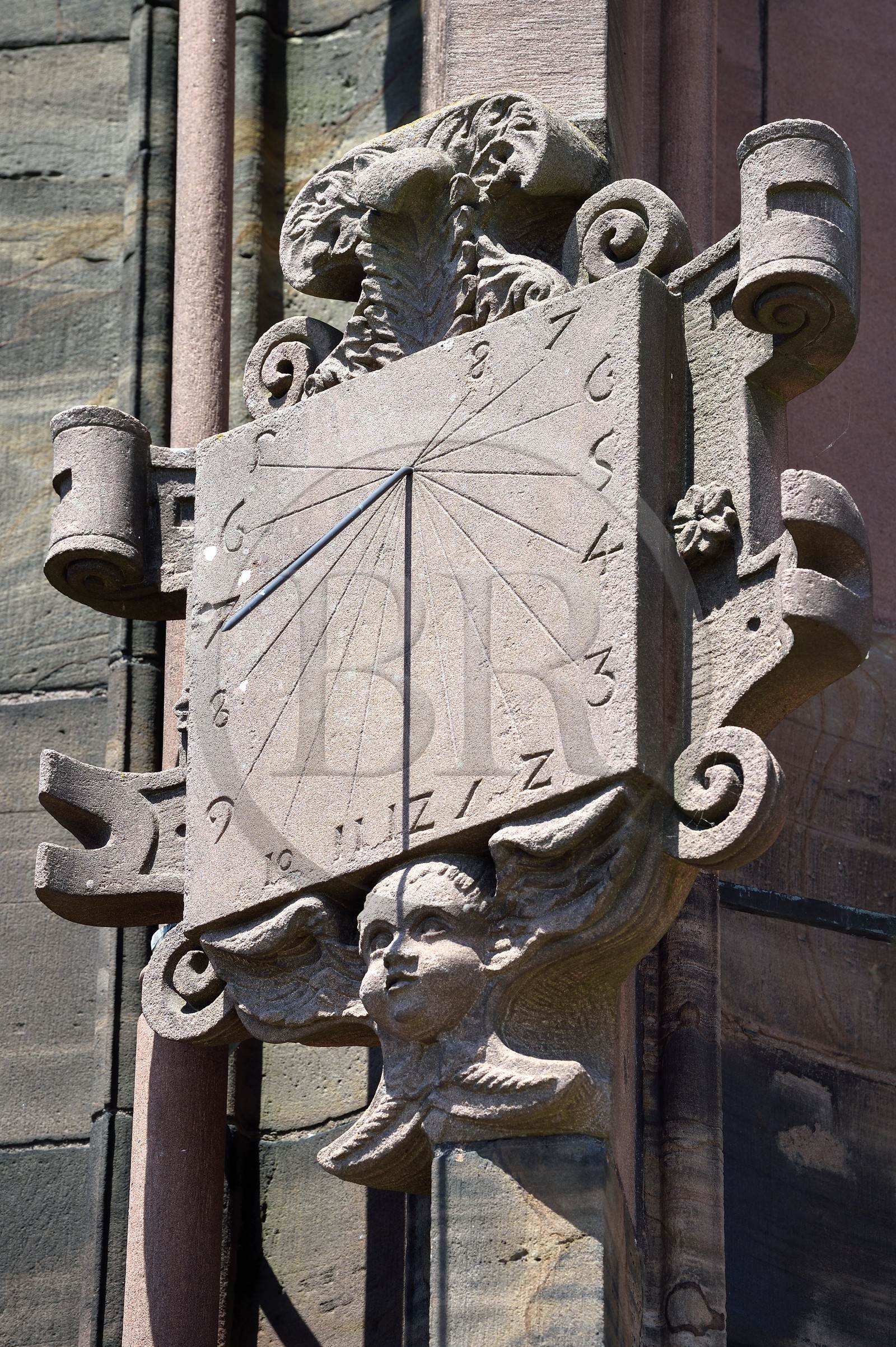 France, Bas-Rhin (67), Strasbourg, vieille ville classée au Patrimoine Mondial de l'UNESCO, la cathédrale Notre-Dame, cadran solaire sur la plateforme