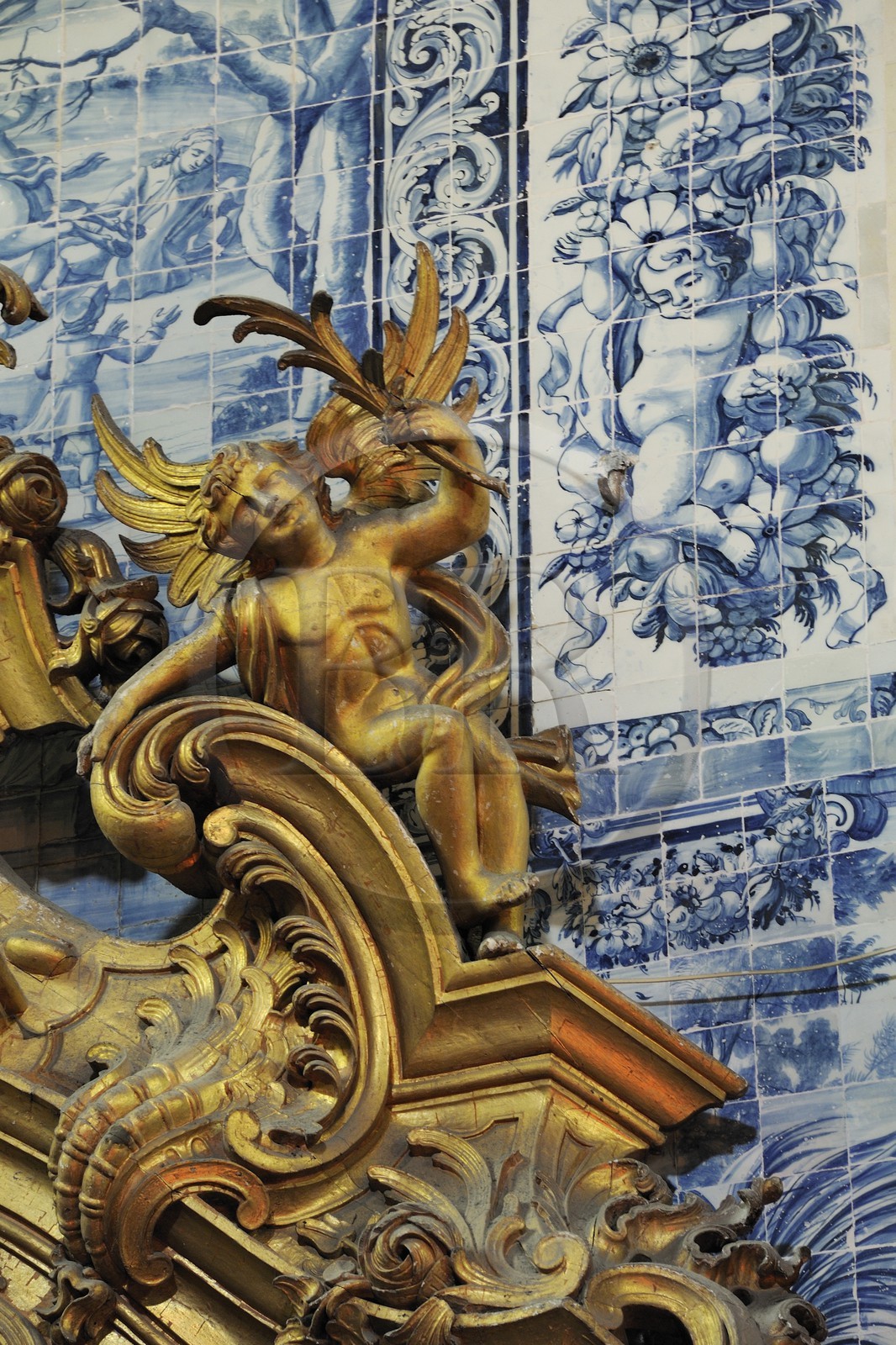 Portugal, région du Minho, Guimaraes, ville classée Patrimoine Mondial de l' UNESCO, Igreja de Sao Francisco ( Eglise Saint Francois d'Assise), azulejos historiés du début du XVIIIème siècle