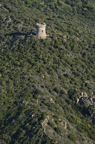 France, Corse-du-Sud (2A), Coti-Chiavari, Tour génoise de Capu Neru (Capo Nero) (vue aérienne)