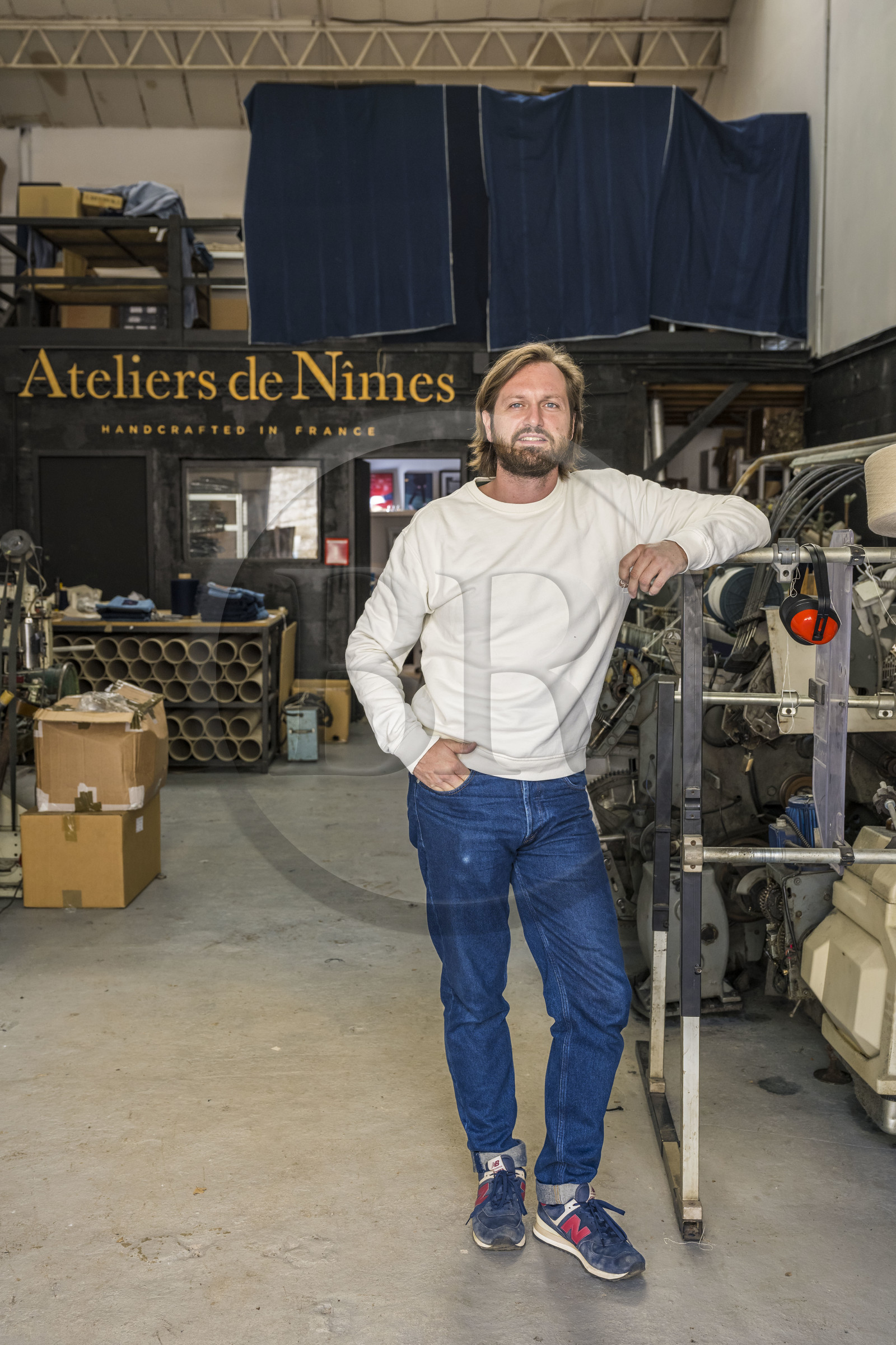 France, Gard (30), Nimes, Guillaume Sagot, fondateur de l’Atelier de Nîmes qui a relancé la fabrication de toiles de jean traditionnelles