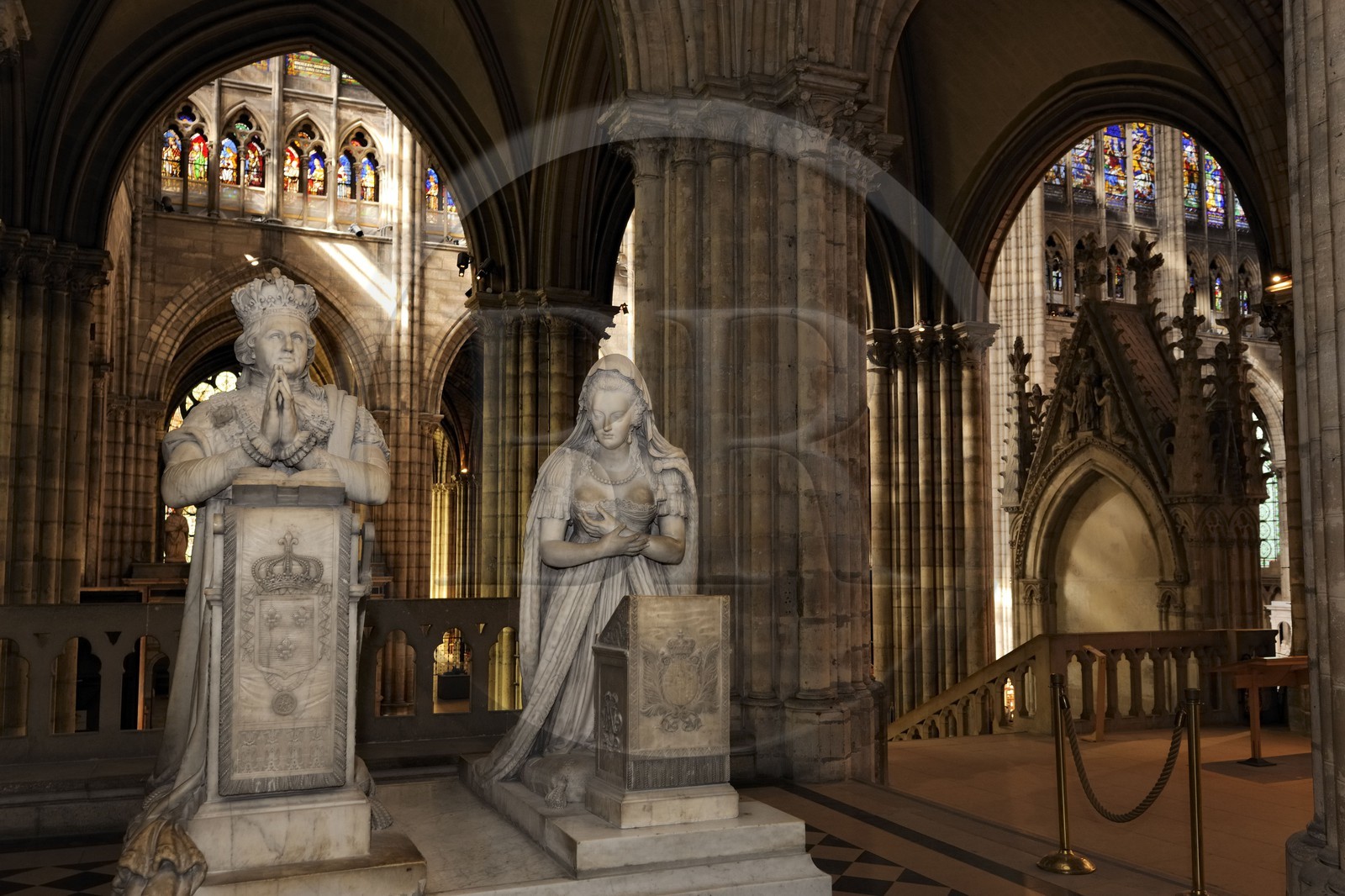France, Seine Saint Denis, Saint Denis, the Saint Denis Basilica, praying statues of Louis XVI and Marie Antoinette