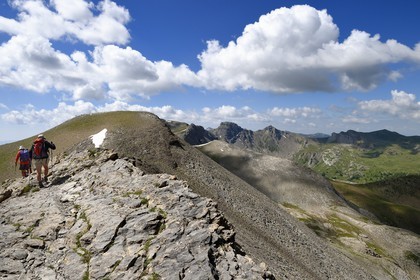 France, Alpes de Haute Provence, Uvernet Fours, Mercantour National Park, Ubaye valley, lake tour hiking trail of the Cayolle pass at the Pas du Lausson, Allos lake cirque