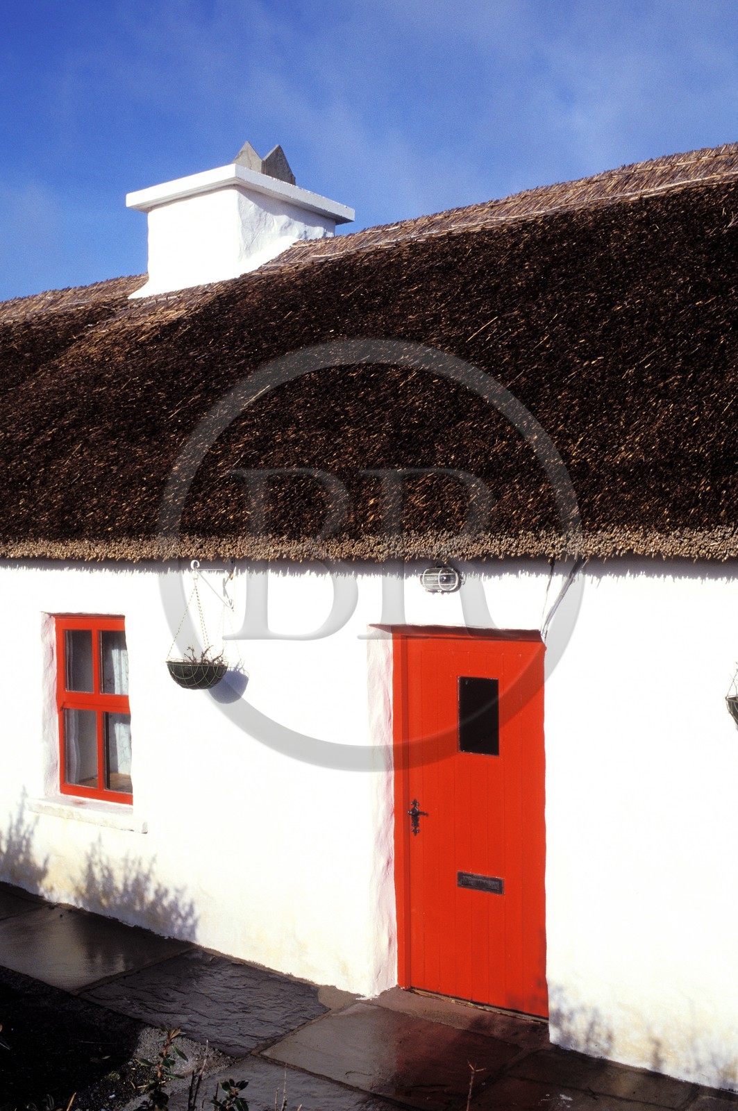 Irlande, comté de Clare, maison traditionnelle vers Roadford