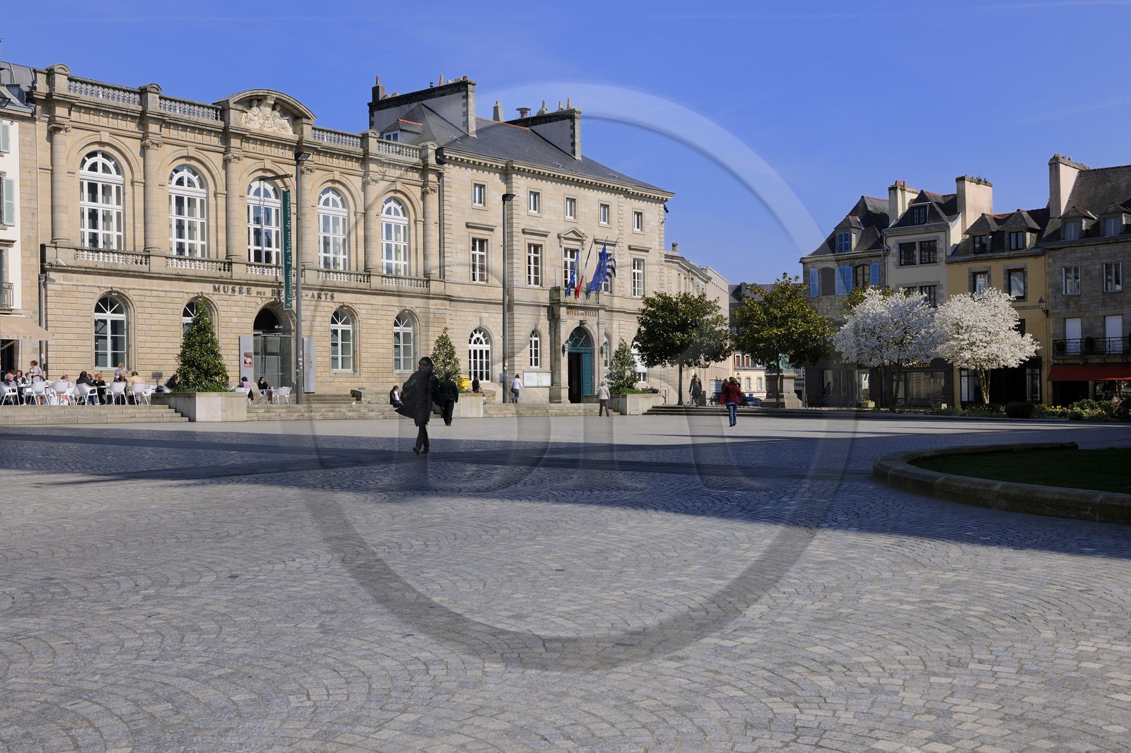 France, Finistère (29), Quimper, le musée des Beaux Arts et l'Hôtel de ville sur la place Laennec