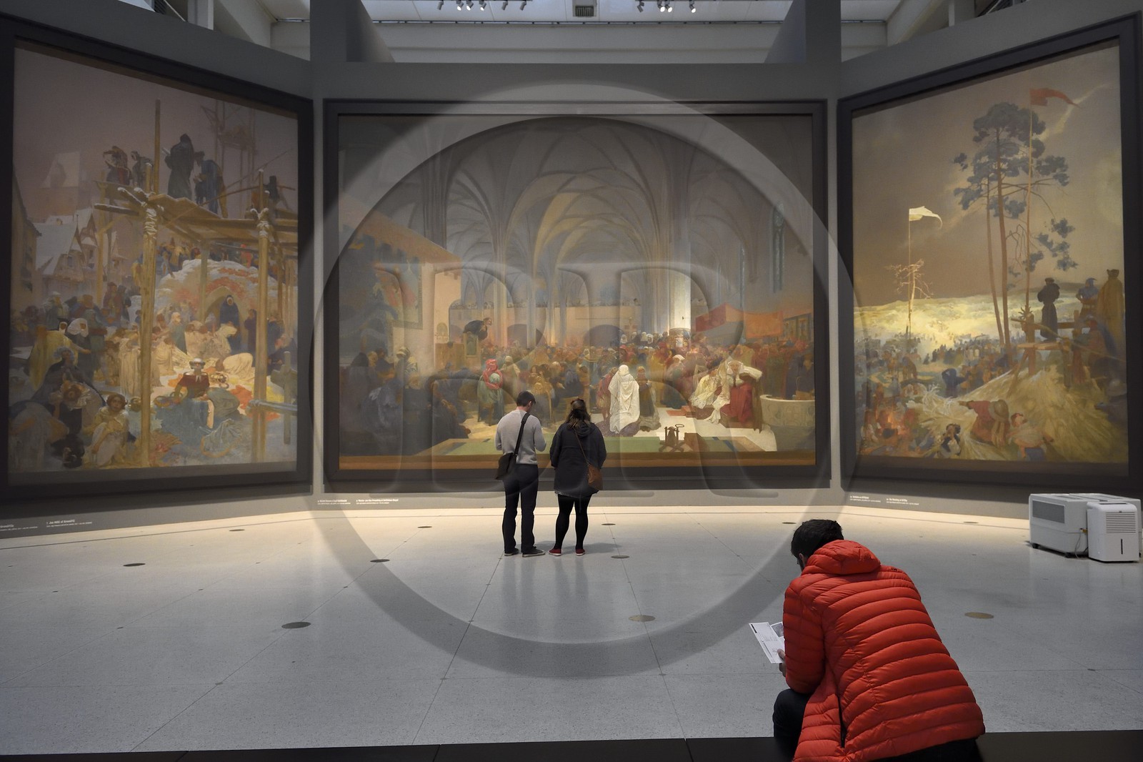 République Tchèque, Prague, palais des foires et expositions (Veletrzní palac), exposition permanente des vingt toiles monumentales de L'Épopée Slave d'Alfons Mucha, Prédication de Maitre Jan Hus dans la chapelle de Bethléem, partie centrale du triptyque Hussite