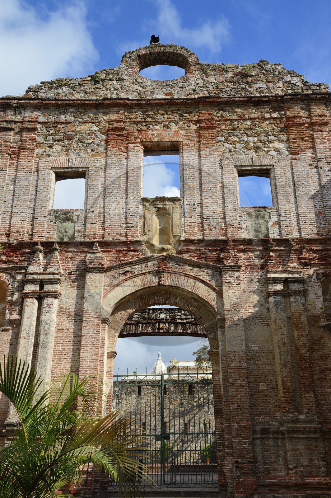 Panama, Panama City, historic town listed as World Heritage by UNESCO, Casco Antiguo (Viejo), ruins of the convent of Santo Domingo and arco chato (flat arch) in the background