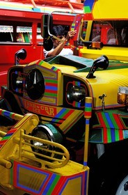 Philippines, Ile de Mindanao, ville de Davao city, fabrique de Jeepney