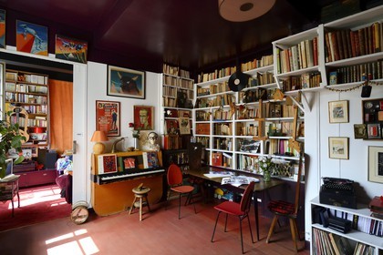 Paris (75), Cité Véron au 94 Bd de Clichy, appartement de Boris Vian et tous ses objets intimes