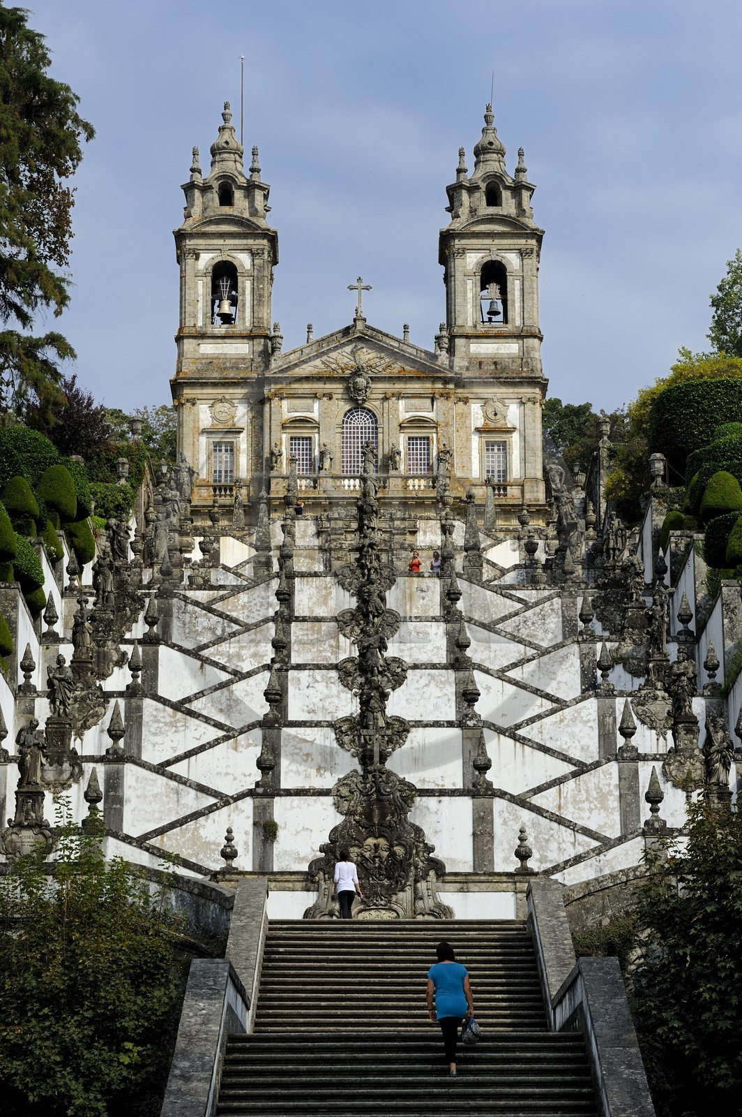 Portugal, région du Minho, Braga, le sanctuaire de Bom Jesus do Monte accessible par un escalier magistral de 600 marches, constitué de l'escalier des Cinq Sens et de l'escalier des Trois Vertus