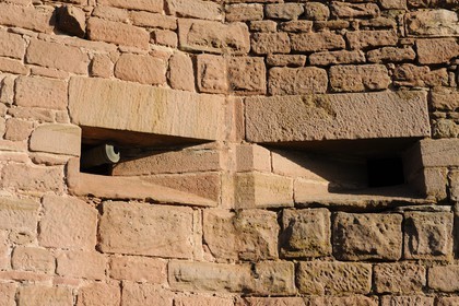 France, Bas-Rhin (67), le château du Haut-Koenigsbourg, meurtrières