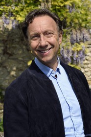 France, Yvelines (78), Montchauvet, tournage pour la télévision du Village Préféré des Français avec Stéphane Bern