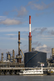 France, Loire-Atlantique (44), Estuaire de la Loire, Saint-Nazaire, le terminal pétrolier et raffinerie Total Energie de Donge