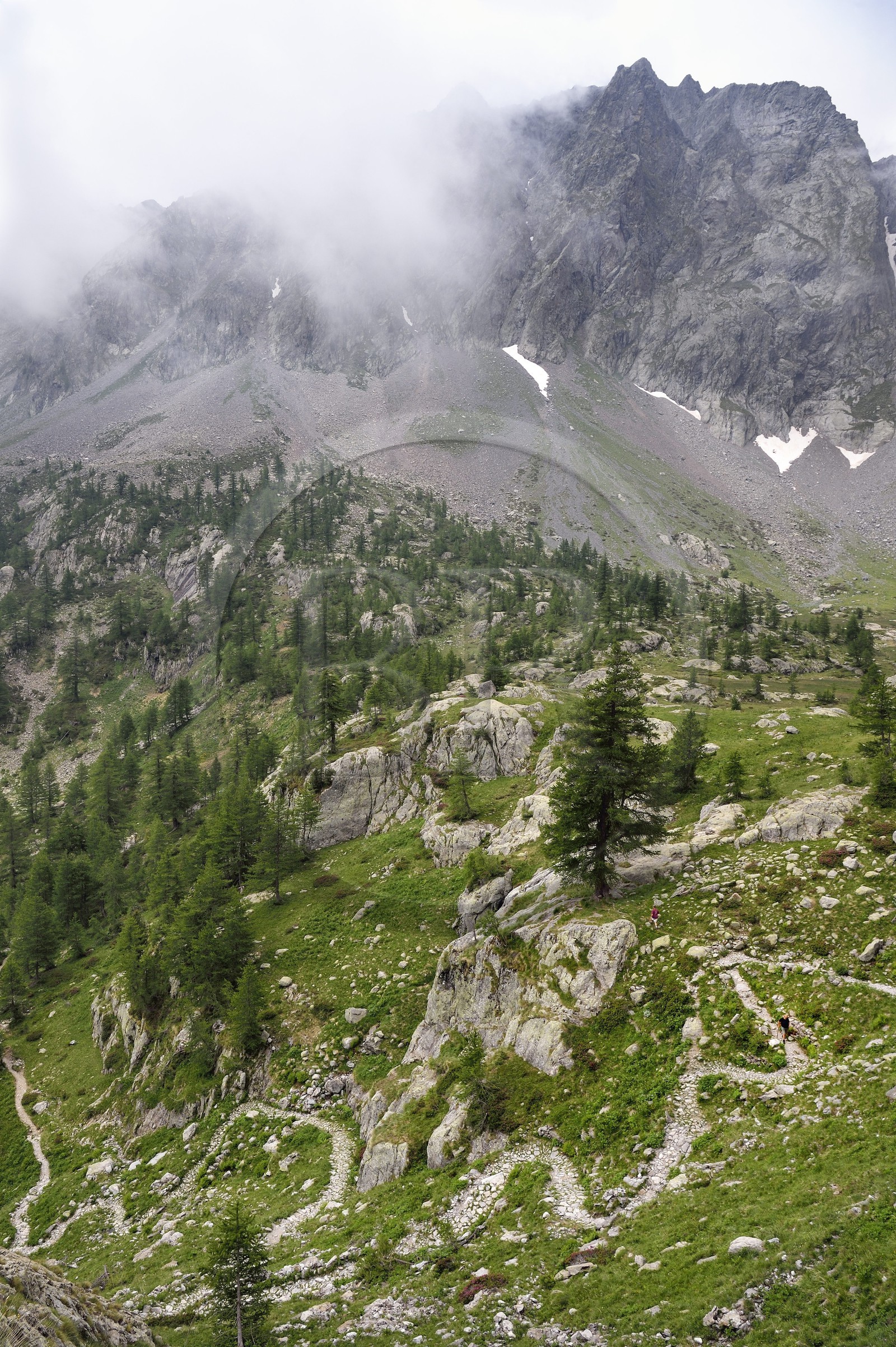 France, Alpes-Maritimes, parc national du Mercantour (Mercantour National Park), Valmasque valley, trail built by the Italians under Mussolini crossing the ice bolt and Mont Sainte-Marie (2740m) in the background