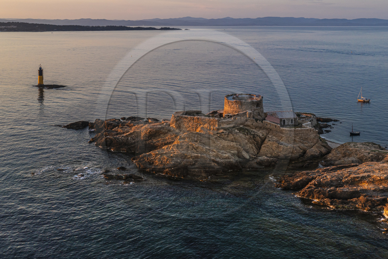 France, Var (83), Iles d'Hyères, parc national de Port Cros, Ile de Porquerolles, Fort du Petit Langoustier datant du XVIIème siècle sur son ilot (vue aérienne)