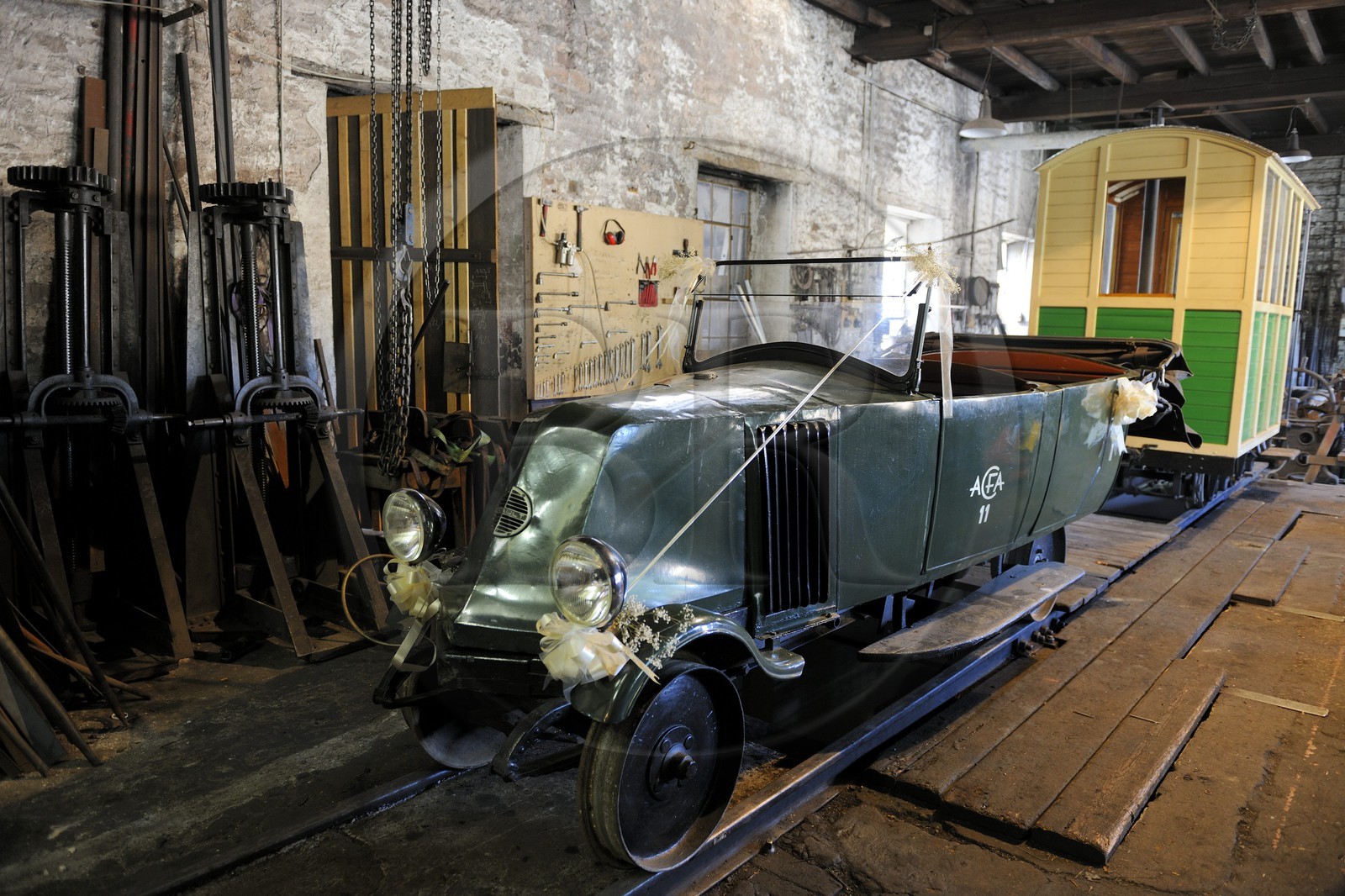 France, Moselle (57), Abreschviller, le petit train anciennement train forestier, ancienne voiture transformée en Draisine Hotchkiss construite par le réseau en 1930 pour le transport des ouvriers