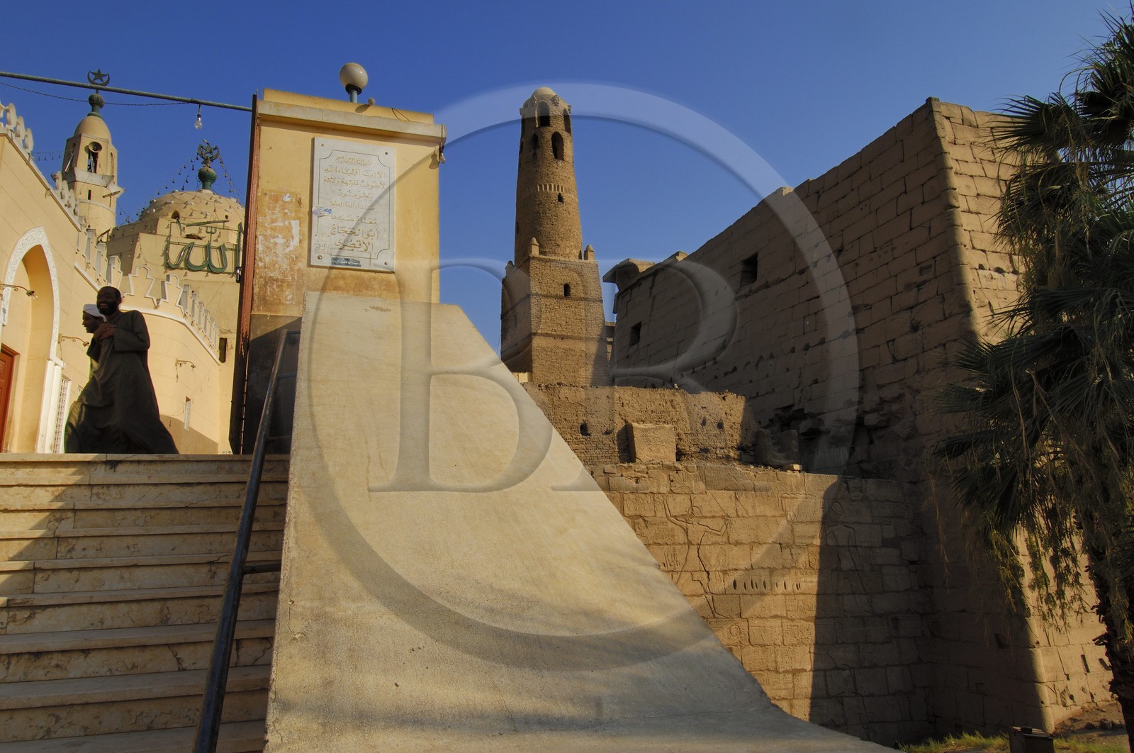 Egypte, Haute Egypte, vallée du Nil, temple de Louxor classé Patrimoine Mondial de l'UNESCO, la mosquée Abou el-Haggag