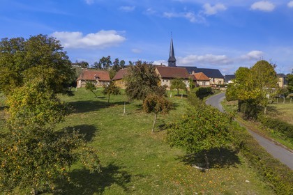France, Orne (61), Pays d'Auge, village de Camembert (vue aérienne)
