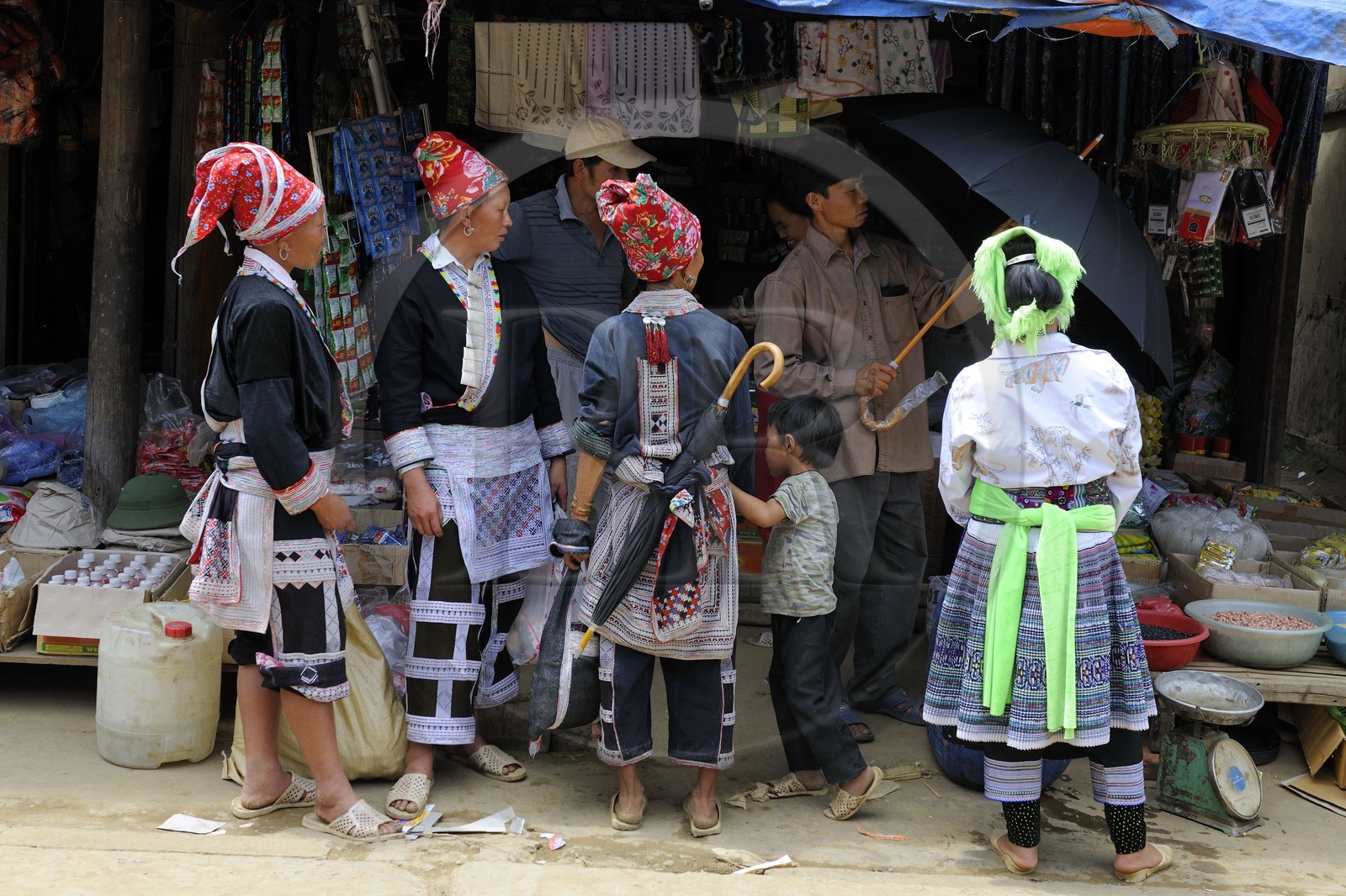 Vietnam, province de Lao Cai, région Nord-Ouest de Sapa, le marché multi-éthnique de Muong Hum