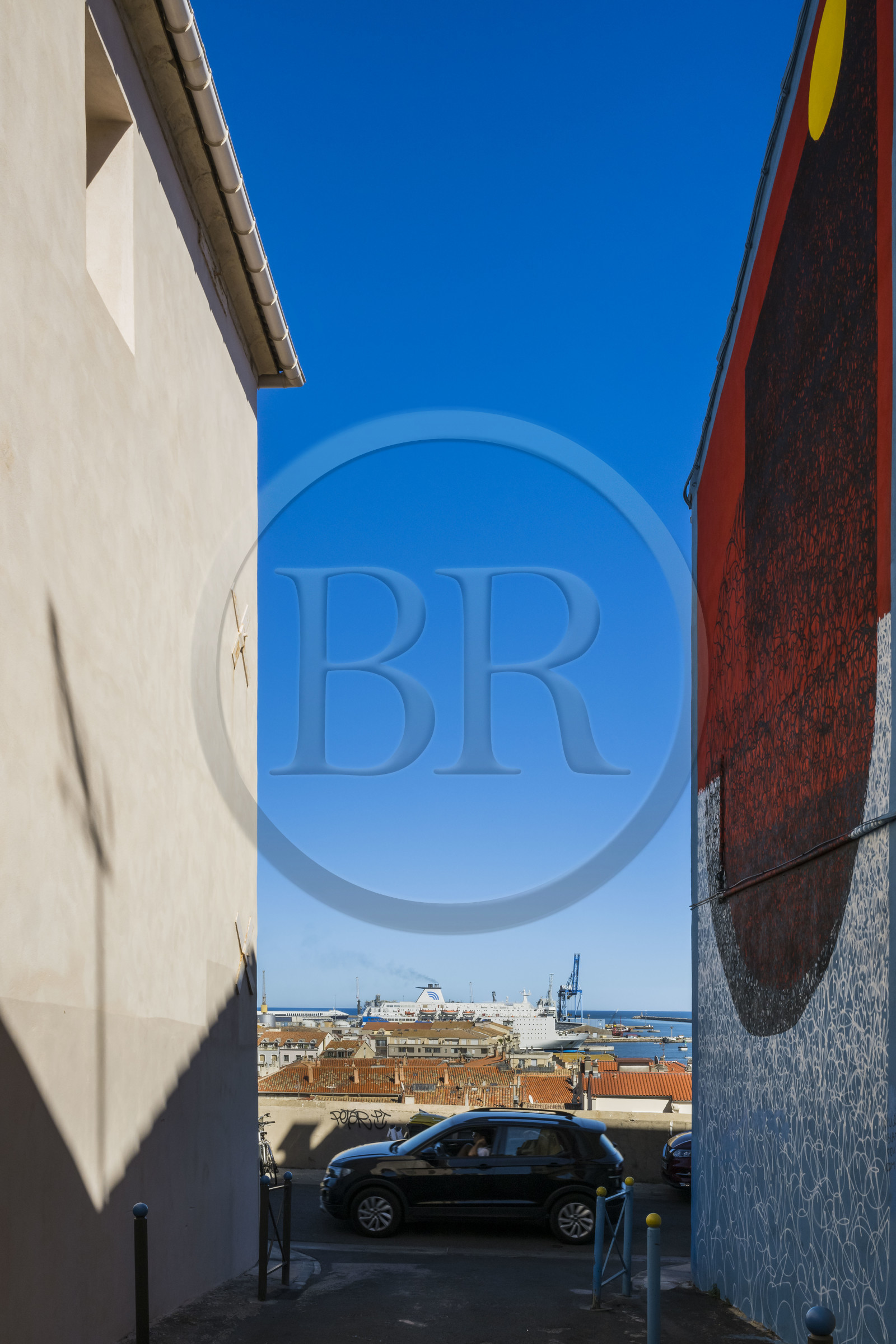 France, Hérault (34), Sète, le Quartier Haut, fresque murale qui fait parti du MACO - Musée à ciel ouvert, oeuvre de l'artiste Sun7 dans la rue Serre