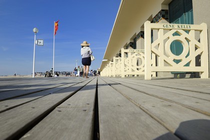France, Calvados (14), Pays d'Auge, Deauville, la plage, la Promenade des Planches en souvenir des réalisateurs et acteurs de cinéma