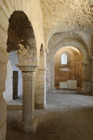 France, Côte d'Or (21), Flavigny-sur-Ozerain, crypte carolingiennes de l'ancienne abbaye bénédictine qui abrite la fabrique des Anis de Flavigny