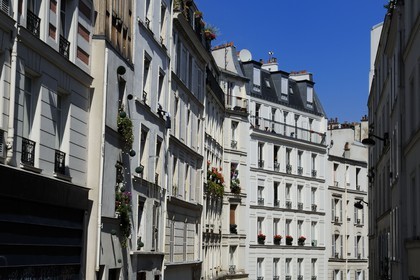France, Paris (75), la rue Feutrier qui descend de la Butte Montmartre