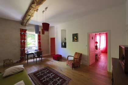 France, Saône et Loire (71), Cluny, Chambres d’hôtes de charme Claire BOUVROT au 6 place du Marché