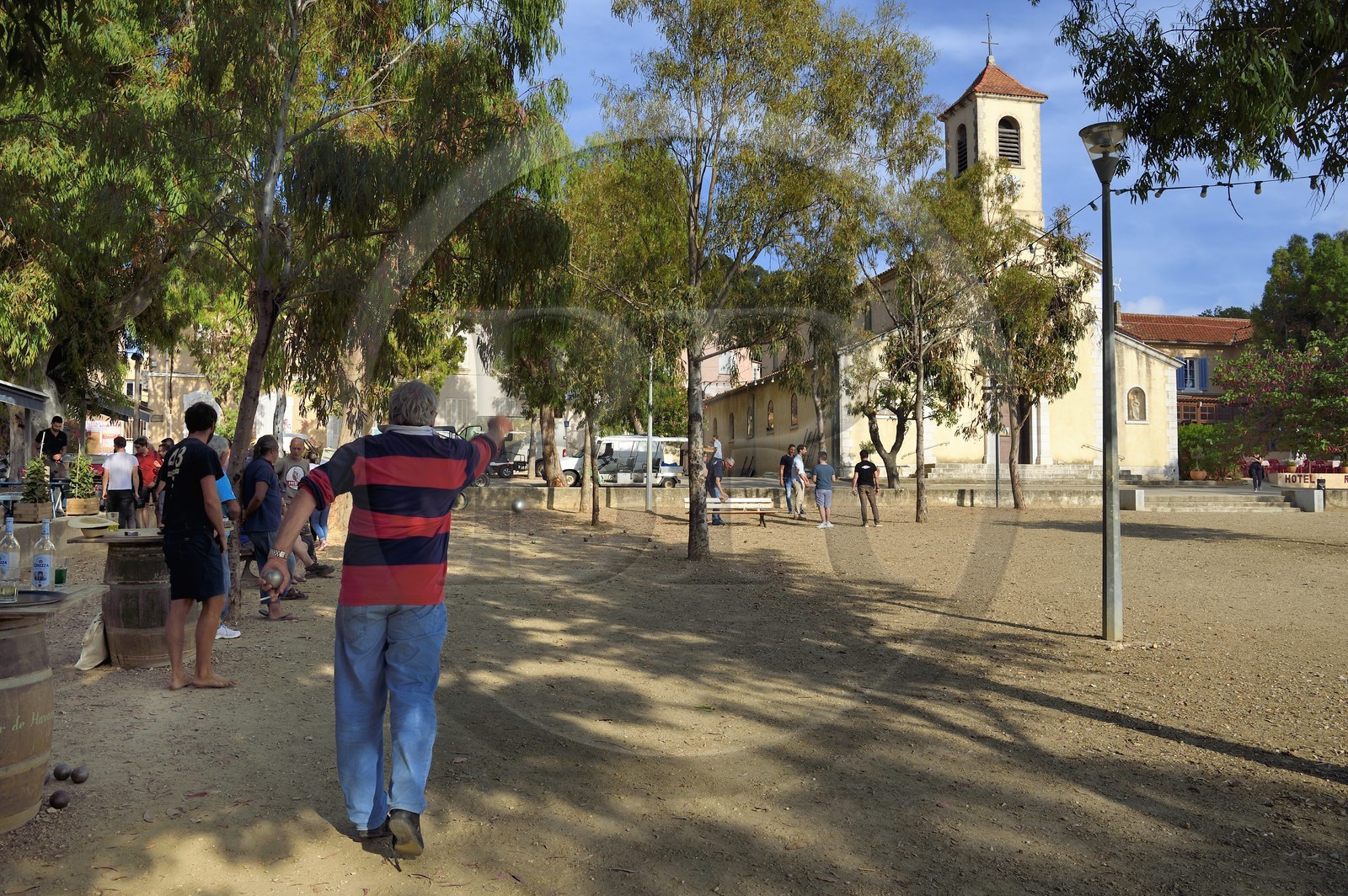 France, Var (83), Iles d'Hyères, parc national de Port Cros, Ile de Porquerolles, village de Porquerolles, église de Sainte Anne sur la Place d'Armes