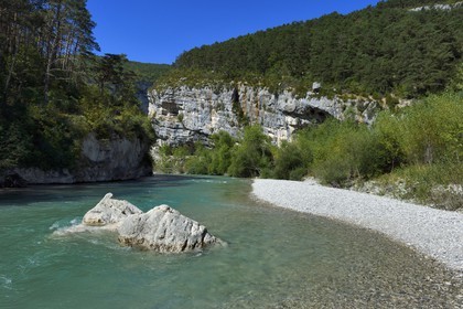Var (83) rive gauche et Alpes-de-Haute-Provence (04) rive droite, Parc Naturel Régional du Verdon, les Gorges du Verdon à Pont de Carajuan