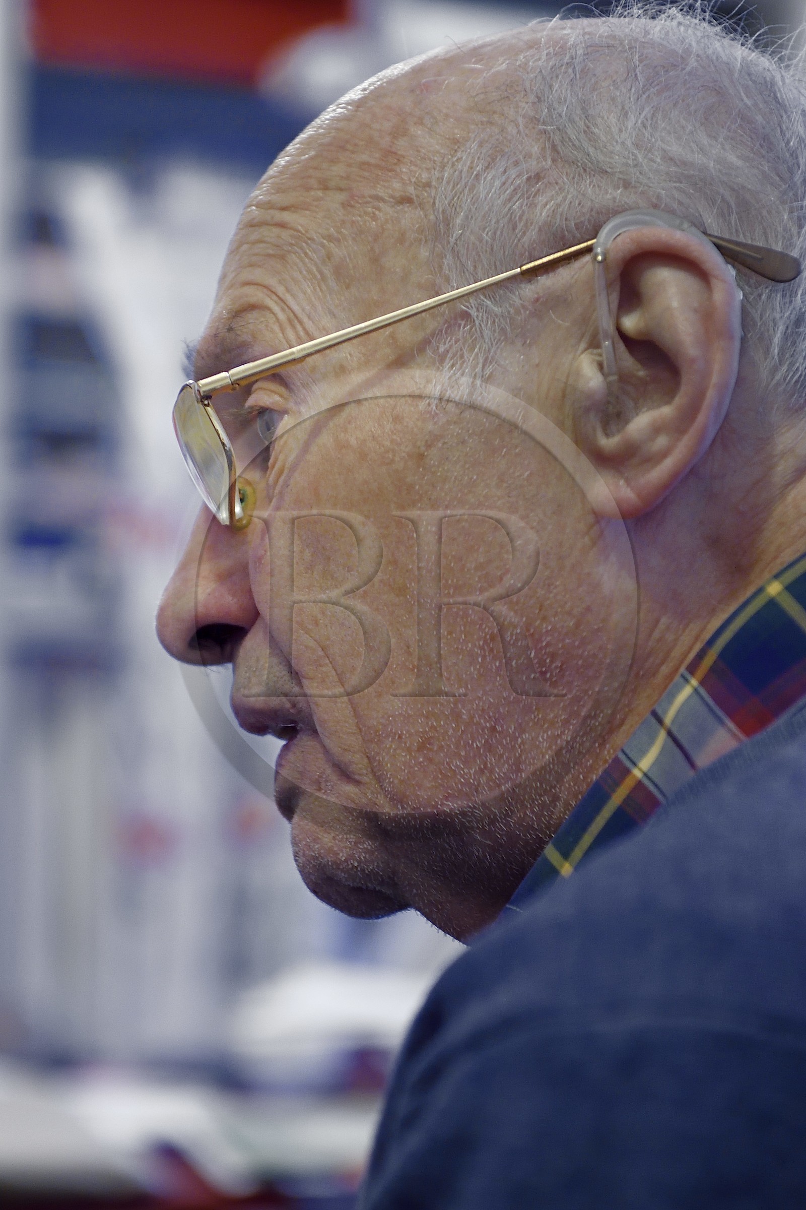 France, Paris (75), l'artiste Jacques Villeglé dans son atelier
