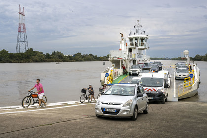France, Loire-Atlantique (44), Le Pellerin, bac permettant la traversée de la Loire entre Le Pellerin et Couëron
