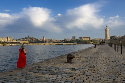 France, Bouches-du-Rhône (13), Marseille, Zone Euroméditerranée, grand port maritime de Marseille (GPMM), la digue du large et son phare de Sainte Marie