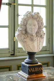 France, Nièvre (58), Parc naturel régional du Morvan, Bazoches, le chateau de Bazoches qui fut propriété du maréchal Sébastien le Prestre de Vauban, buste de Vauban