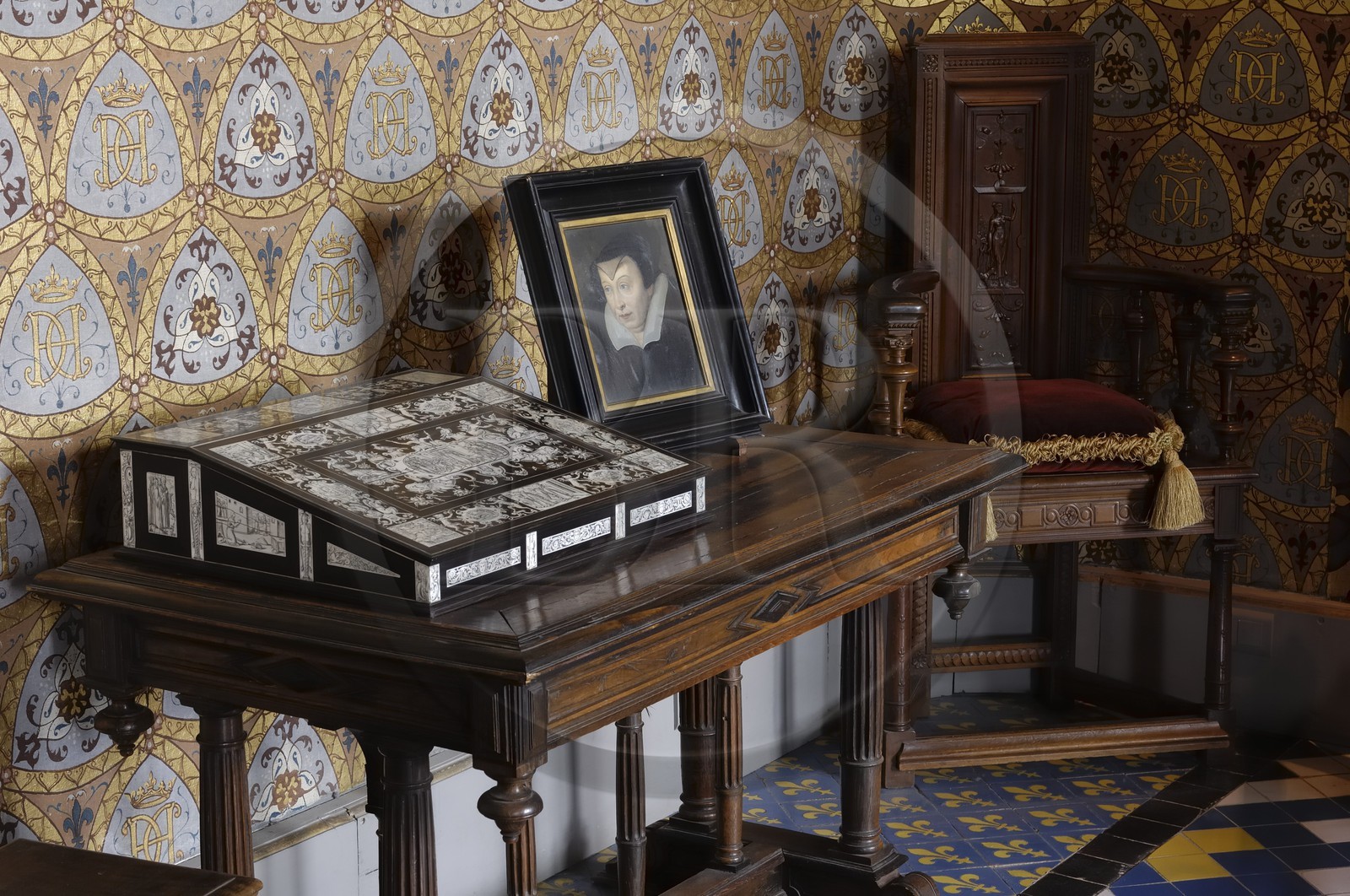 France, Loir-et-Cher (41), vallée de la Loire classée au Patrimoine Mondial de l'UNESCO, château de Blois, détail de la chambre de la Reine Catherine de Médicis