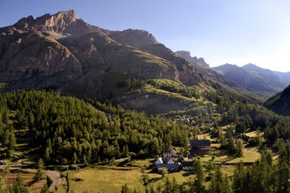 France, Alpes de Haute Provence, Uvernet Fours, Mercantour mountain range, Ubaye valley, Bachelard valley towars the Cayolle pass (2326 m), village of Bayasse dominated by the mountain of the Head of Glaudon