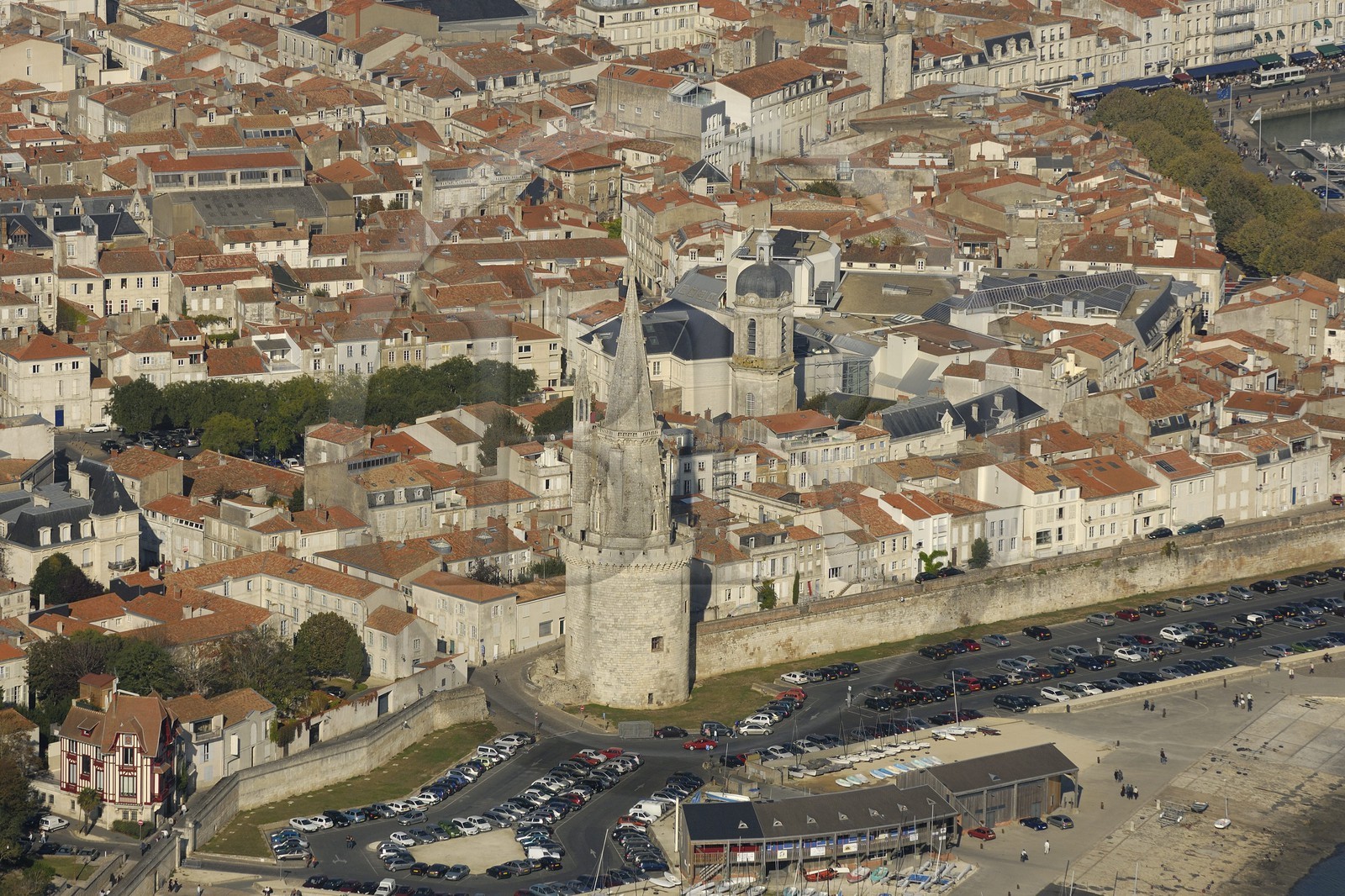France, Charente-Maritime (17), La Rochelle, la Tour de la Lanterne (vue aérienne)