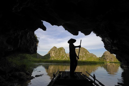 Vietnam, Ninh Binh province nicknamed Inland Halong Bay, cave from the Van Long Nature Reserve