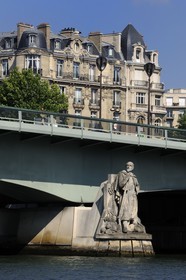 France, Paris (75), le Zouave du Pont de l'Alma sur la Seine