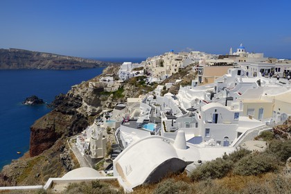 Grèce, Les Cyclades, mer Égée, île de Santorin (Thira ou Théra), le village de Oia qui surplombe la Caldera