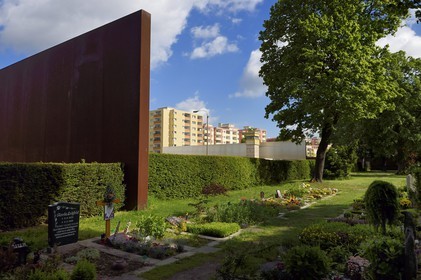 Allemagne, Berlin, Bernauer Strasse, Mémorial du Mur de Berlin (Gedenkstätte Berliner Mauer) et le cimetière de la Ackerstrasse