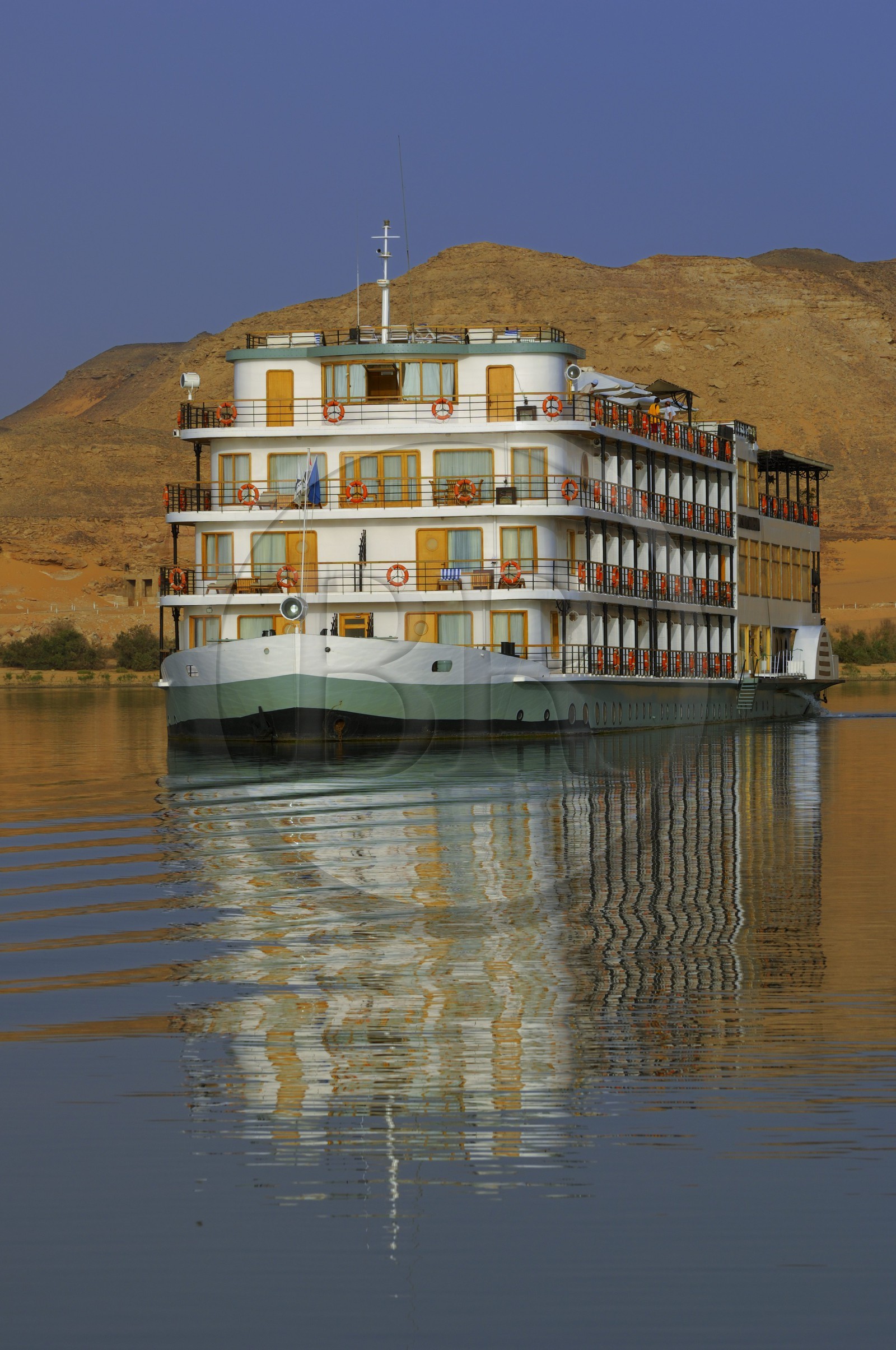 Egypt, Upper Egypt, Nubia, Lake Nasser, lake cruise on Qasr Ibrim ship