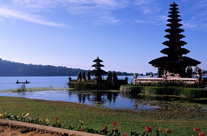 Indonésie, Bali, temple Ulun Danu au bord du lac Bratan près du village de Bedugul