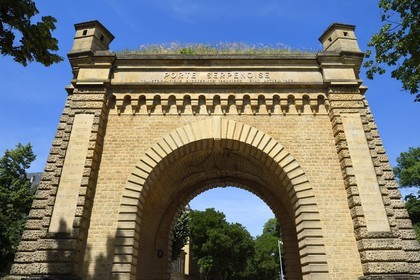 France, Moselle (57), Metz, la porte Serpenoise