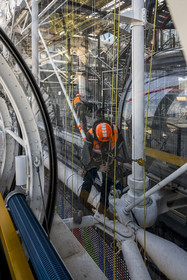 France, Paris, Les Halles Beaubourg district, the Centre Pompidou or Beaubourg, by architects Renzo Piano, Richard Rogers and Gianfranco Franchini, work on the external escalator providing access to the museum